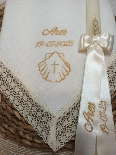 Pañuelo y vela Bautizo bordado Dorado.