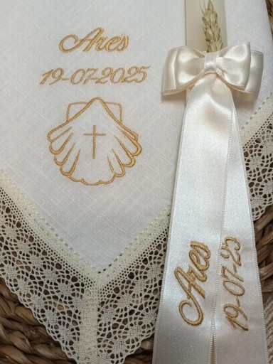 Pañuelo y vela Bautizo bordado Dorado. [3]