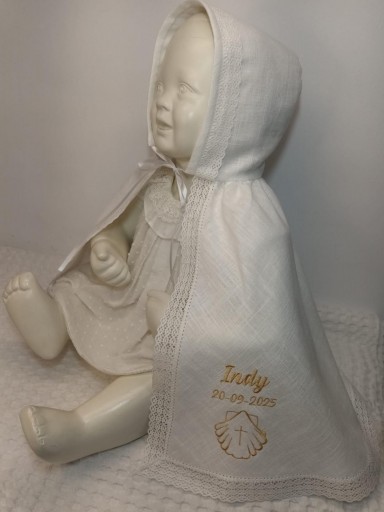 Capa de Bautizo lino Blanca bordada