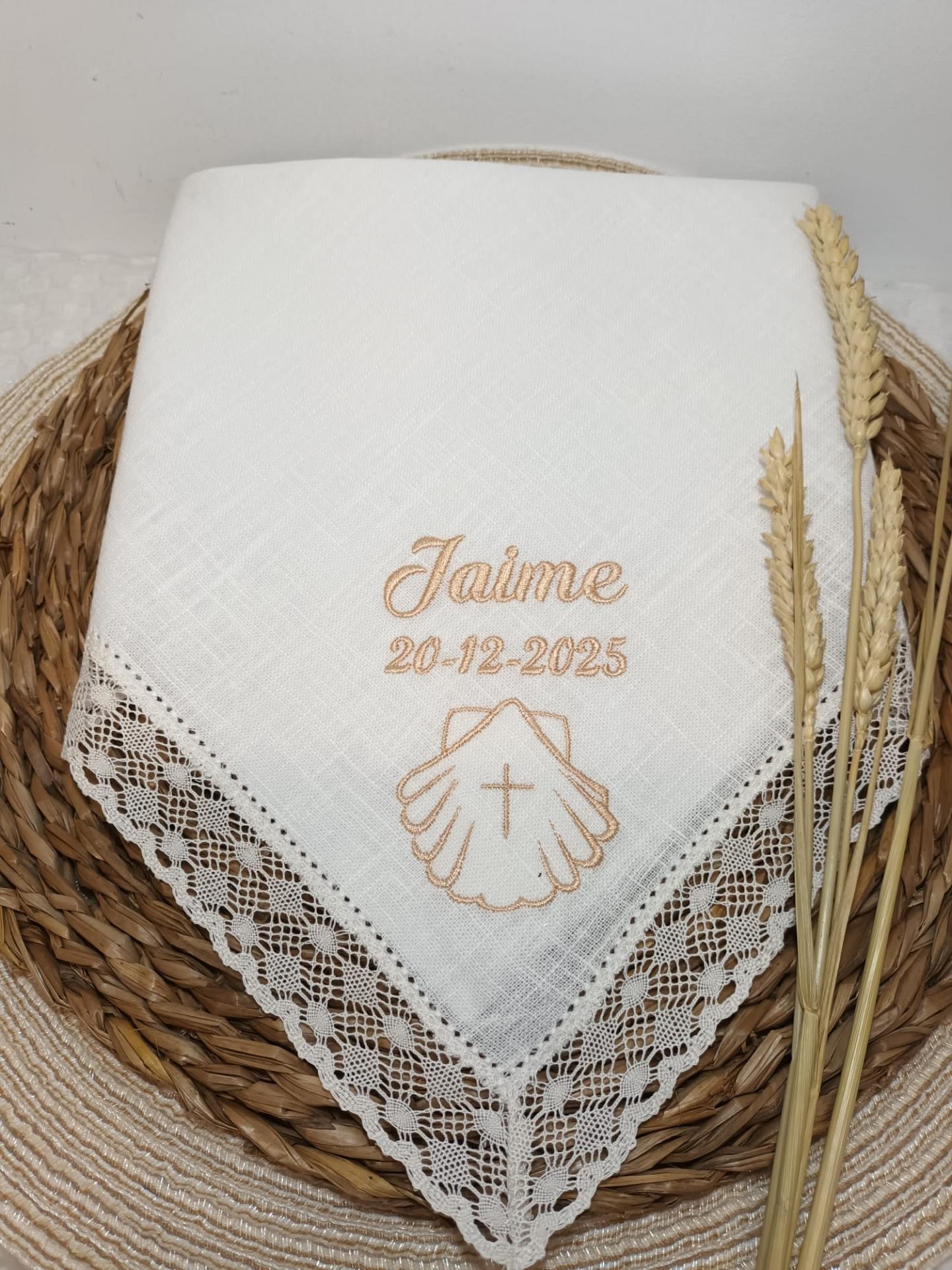 Pañuelo Bautizo Concha y Cruz 818