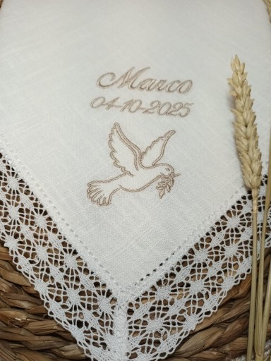 Pañuelo Bautizo Paloma bordada.