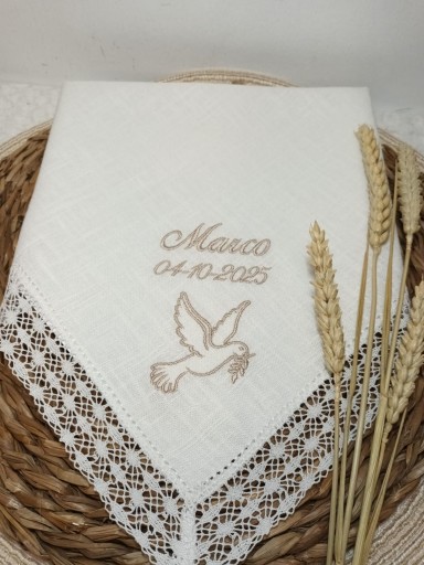 Pañuelo Bautizo Paloma bordada. [1]
