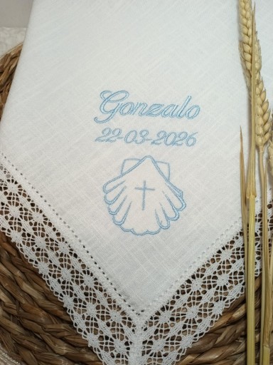Pañuelo de Bautizo bordado azul [2]