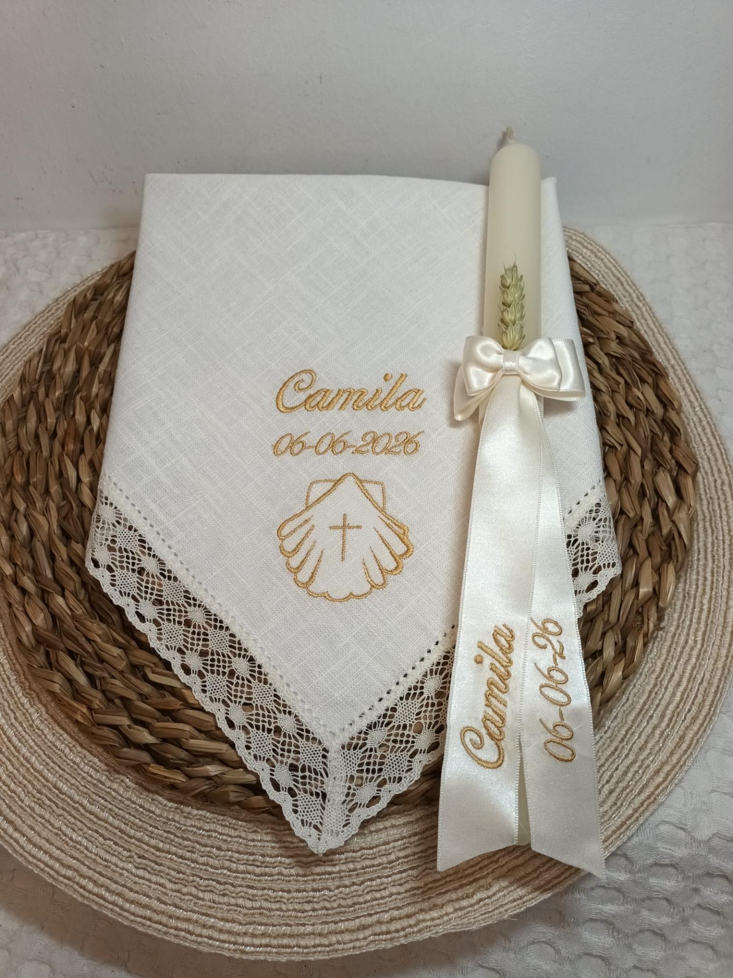 Pañuelo y vela Bautizo bordado Dorado.