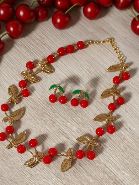 Collar Cerezas Hoja Dorada