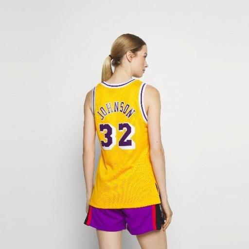 MITCHELL AND NESS Camiseta Mujer NBA Los Ángeles Lakers Swingman Jersey 1984-85 Magic Johnson Light Gold [1]