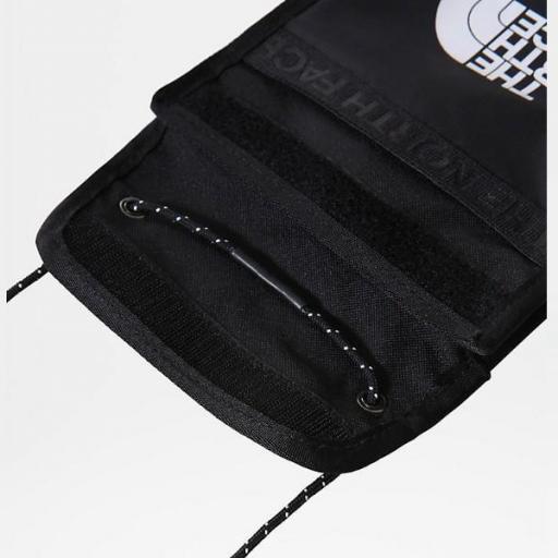 THE NORTH FACE Portadocumentos de cuello Bozer Pouch S TNF Black [2]