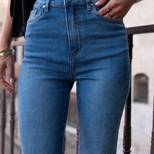 Jean Straight [1]