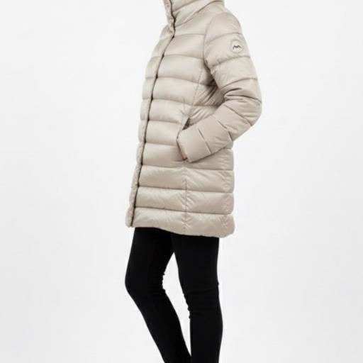 Plumífero Cosmopolitan Largo [1]