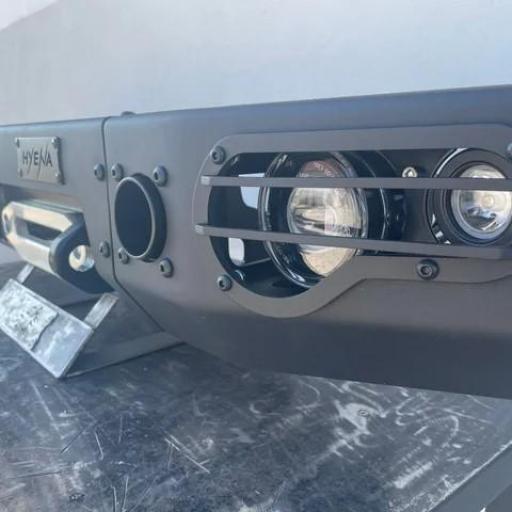 Land Rover Discovery D2 con luces LED diurnas (DRL) PARAGOLPES DELANTERO PARA CABRESTANTE DISCOVERY 2 (HYENA4X4) [0]