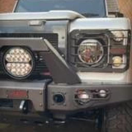 PARAGOLPES DELANTERO DEFENDER CON CABRESTANTE 4 LUCES LED (ACERO O ALUMINIO) (HYENA4X4) [3]
