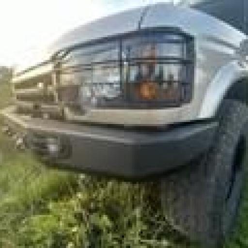 Land Rover Discovery D2 con luces LED diurnas (DRL) PARAGOLPES DELANTERO PARA CABRESTANTE DISCOVERY 2 (HYENA4X4) [2]