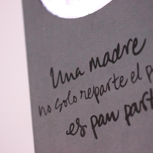 Una madre no solo reparte el pan | Cuaderno acuarela [1]