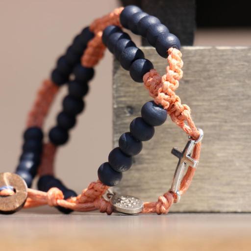 Brazalete de madera con cruz Mod. 0508