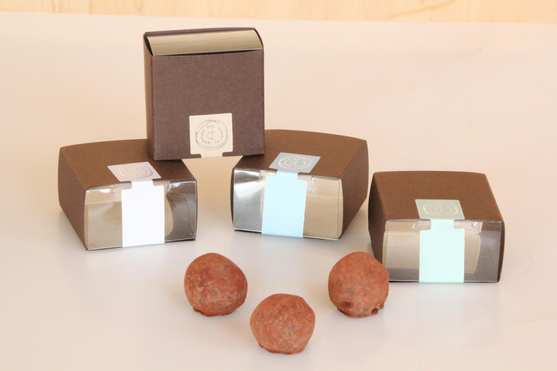 Cofre con ventana.jpg