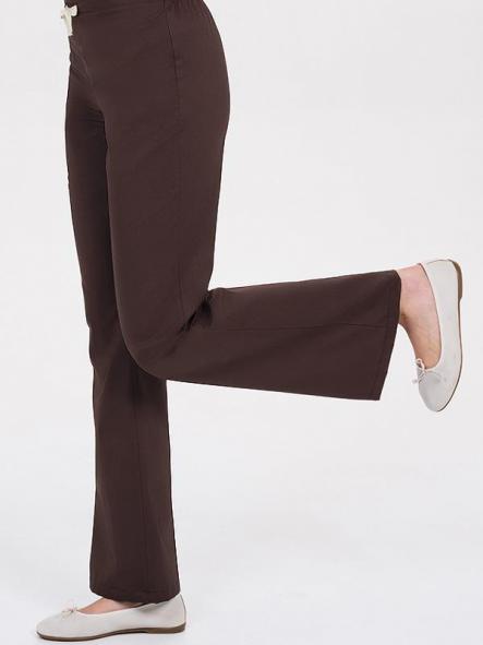 Pantalón marrón elástico acampanado [1]