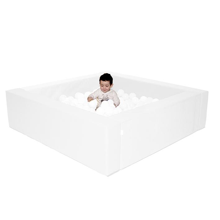 Piscina de bolas blanca