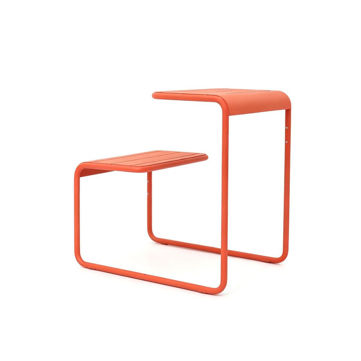 Mesa con asiento integrado para exterior Clover