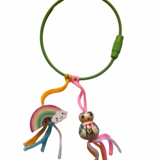  Anilla llavero de cable de acero con 1 colgante chinito de la suerte y 1 arco iris de madera . 3 Anillas - Surtidos colores [1]