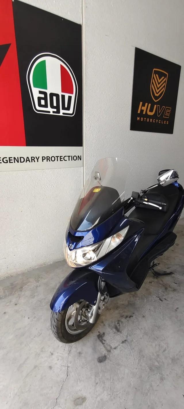 MOTO SUZUKI BURGMAN 250