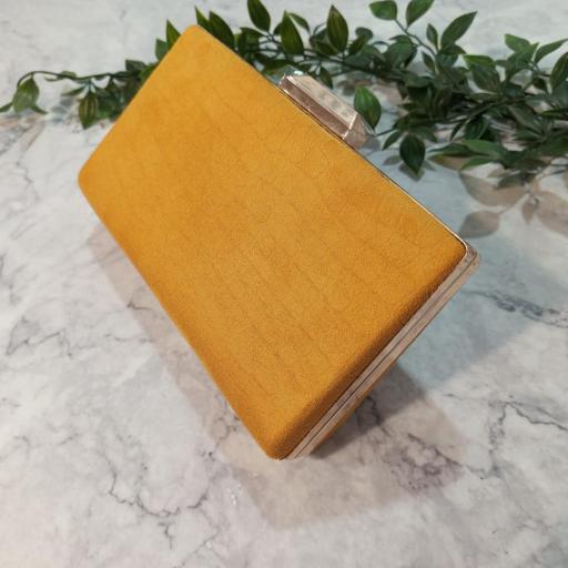 Cartera Clutch Sorihuela