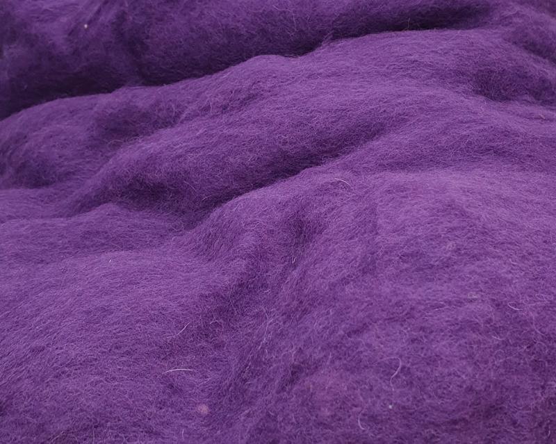 Lana Cardada Fina Púrpura Oscuro