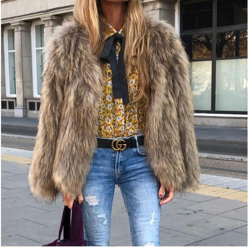 Abrigo de Pelo Natural (Ref. 1835) [1]