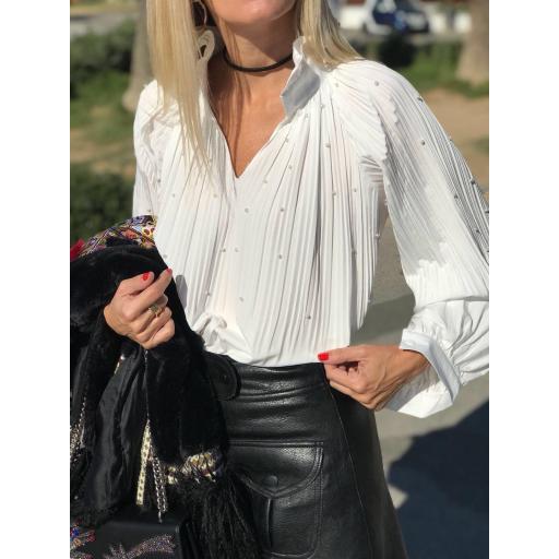 Blusa Plisada Perlitas (Ref. 1114)