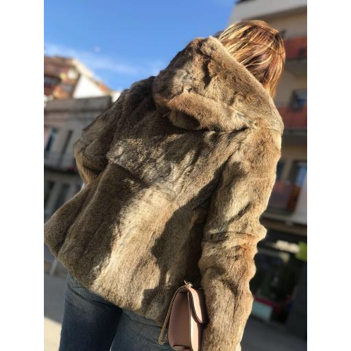 Chaquetón con Capucha Pelo Natural (Ref. 1043) [1]