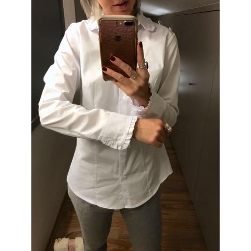 Blusa Blanca Volantitos Manga y Cuello (Ref. 1093-B)