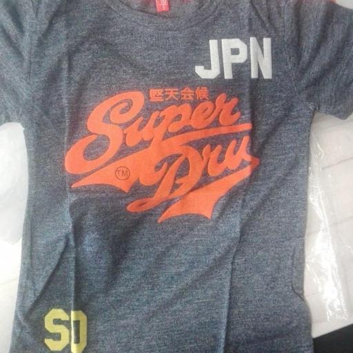 Camiseta gris y naranja Dry. [2]