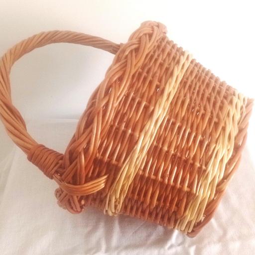 Cesta Pequeña Oval de Mimbre [3]