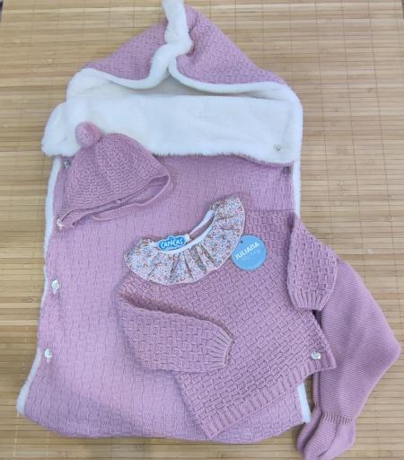 Conjunto 3p invierno dibujo cuadritos y volante flores [1]