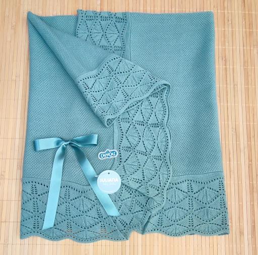 Toquilla invierno con volante calado hojas Juliana