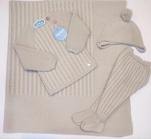 25557j-25537j-conj-polainas-y-mantita-ochos-beig-invierno.jpg [3]