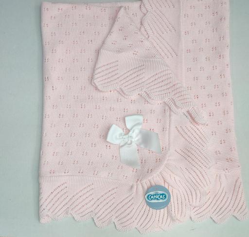 Toquilla verano calada con volante ondulado