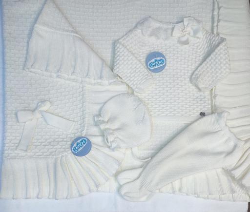 Conjunto bolero cuello puntilla gorro y polainas [2]