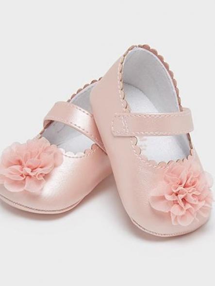 Zapatos merceditas flor recién nacida