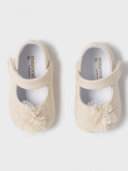 Zapatos merceditas con pompon recién nacida