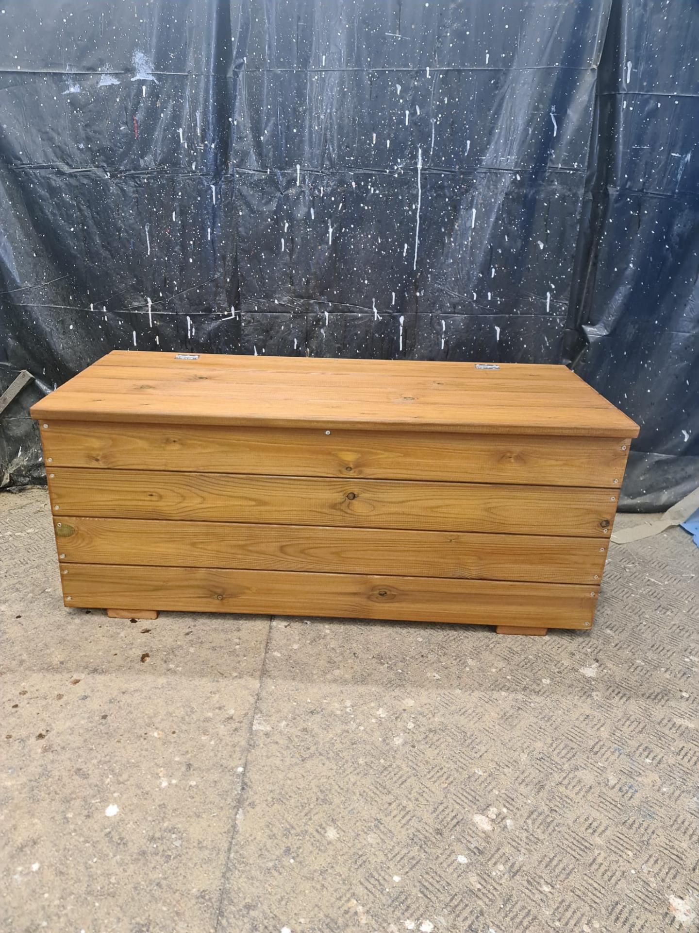 Baúl de almacenamiento 100 x 40 x 40 cm color madera