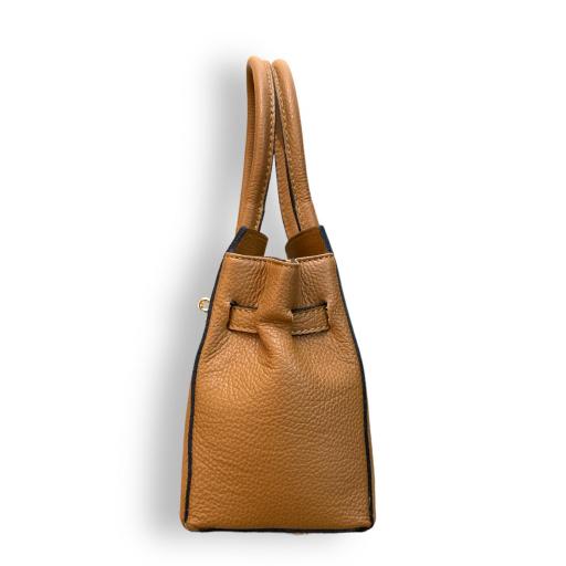 Midi handbag candado camel [2]