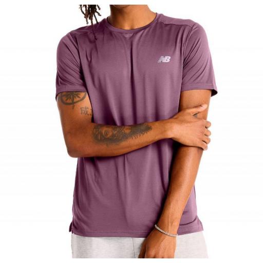 Camiseta New Balance Sport Essentials Morada