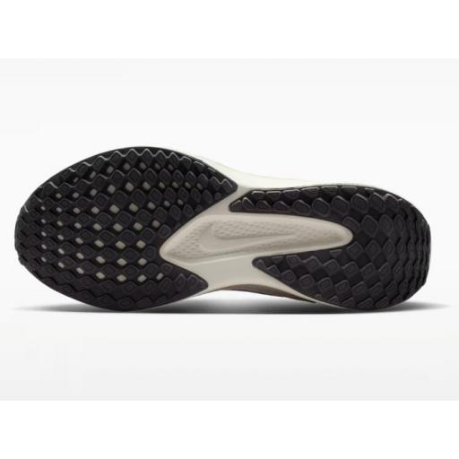 Zapatillas Nike Quest 6 Mujer Blanco/Beige [3]