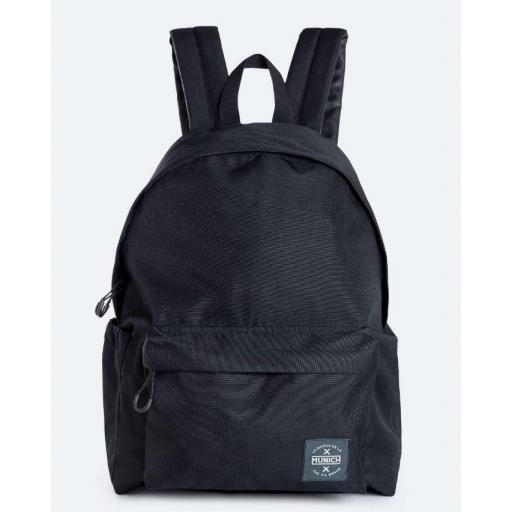 Mochila Munich Basics Backpack BTS Negra