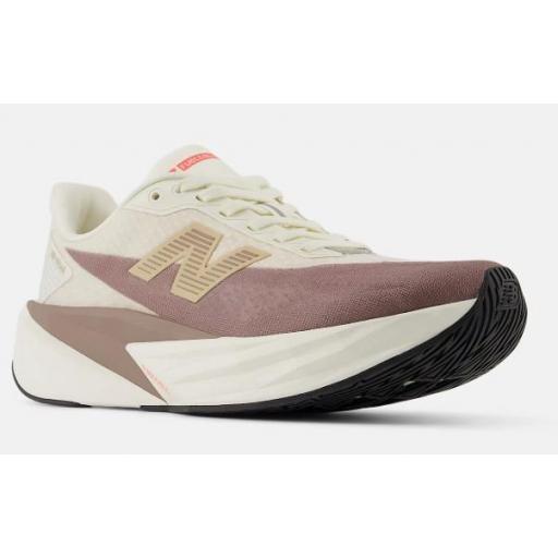 Zapatillas New Balance FuelCell Rebel v5 Mujer Blanco/Marrón [1]