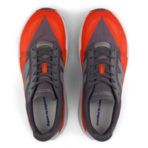 Zapatillas New Balance FuelCell Rebel v5 Gris/Rojo [2]