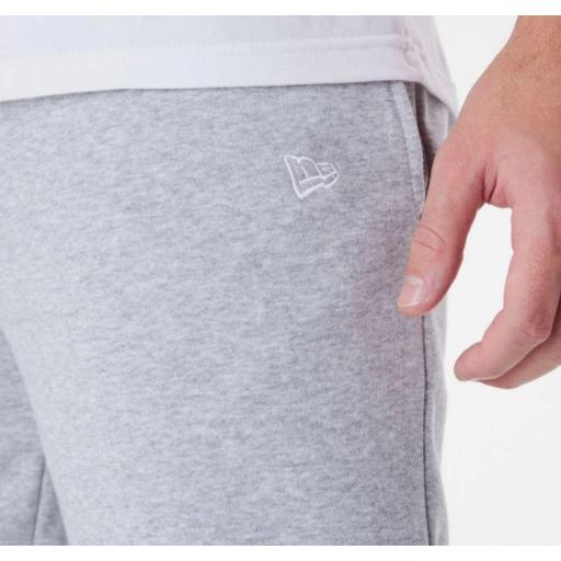 New Era Pantalón Largo Essentials Joggers Gris [1]