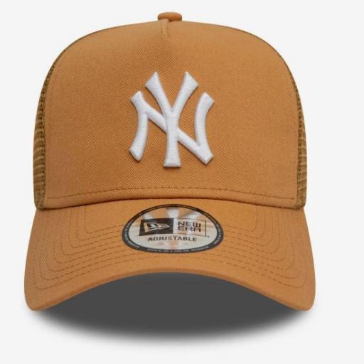 Gorra New Era League Essentials Trucker Yankees Marrón [1]