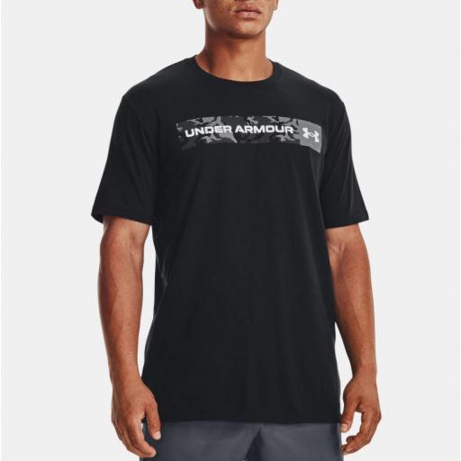 Camiseta Under Armour Camo Chest Stripe Negra [1]