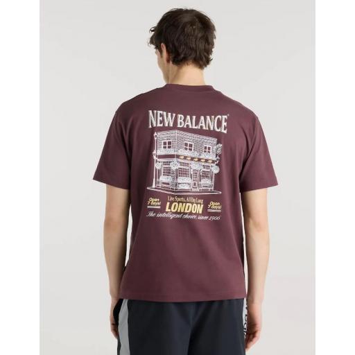 Camiseta New Balance Grab a Bite London Granate [2]